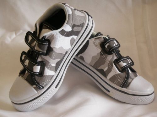 Styl-Us Commando Shoes (size 9-12)